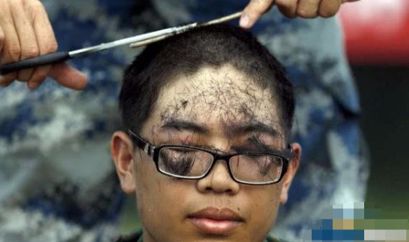 男子办36元剪发后被套路充值1万,遇到这种事应该如何处理?