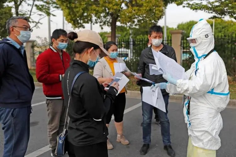核酸点检测人员罢工,疑因被拖欠工资!何时能解决欠薪问题?
