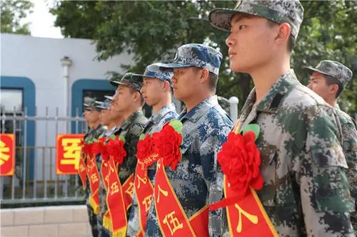 游戏主播放弃百万年薪参军入伍,是什么让他做出如此举动?