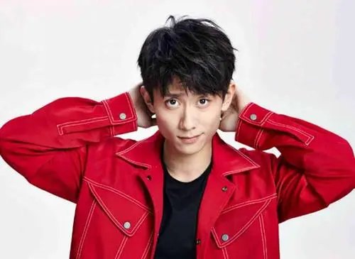 张一山膝盖摔伤,他为什么会摔伤?