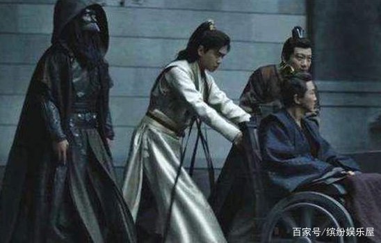 《庆余年》中,费介在揭开影子的面具之后,都看到了谁?