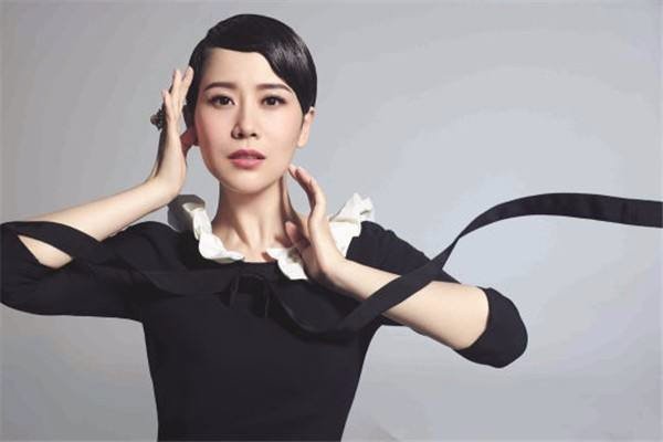 小陶虹海清再次合体登杂志封面,她们的哪次合作最受网友关注?