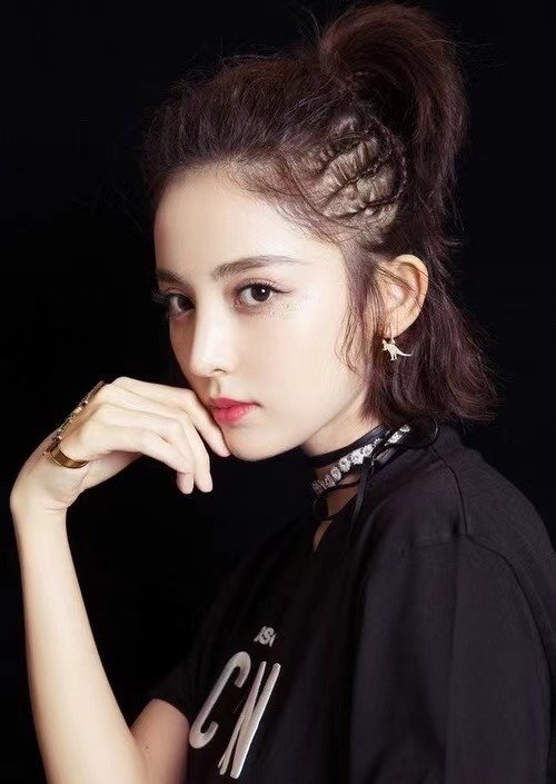 娜扎发文回应深夜秒删,她到底说了什么?