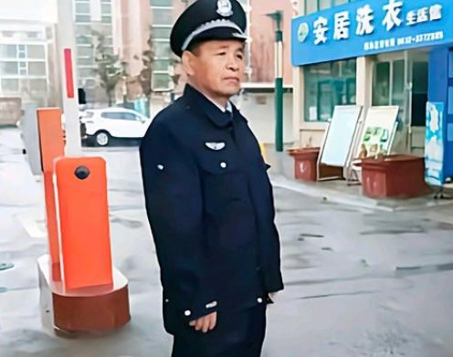 深圳一男子偷外卖被外卖小哥绑电线杆上,这种做法是否可取?