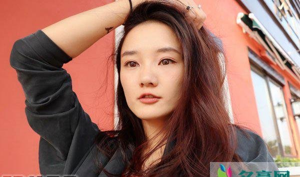 馨子个人资料简介 当年红苹果乐园黄圣依给她当配角