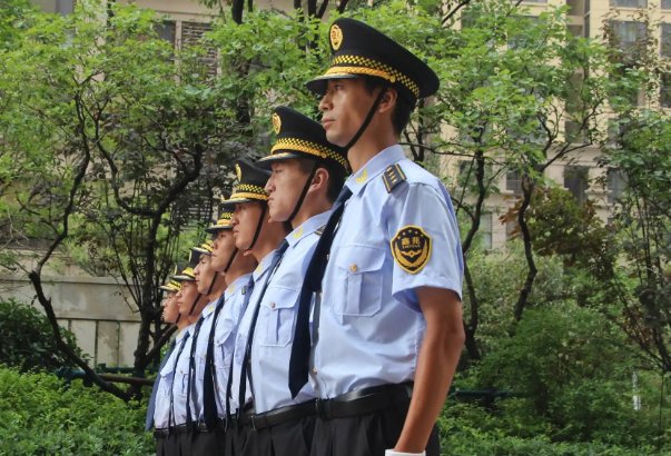重庆一烧烤店客人离开后被物业悄悄打扫,物业的服务内容有哪些?