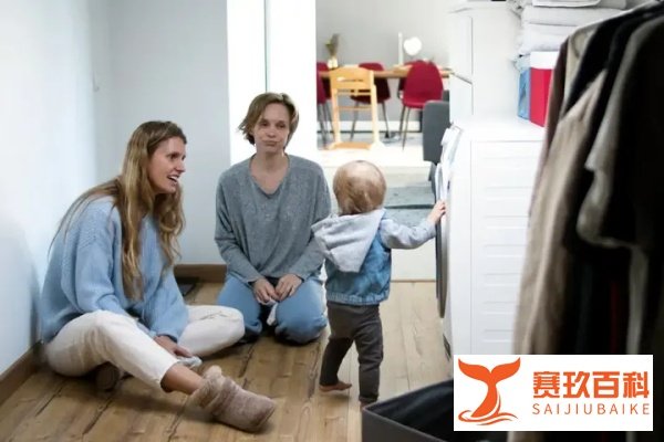 清华毕业生应聘“保姆”引热议！高学历从事家政行业是人才浪费吗？