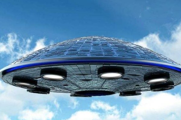 日本仙台上空出现白色不明球体，UFO真的来了吗？
