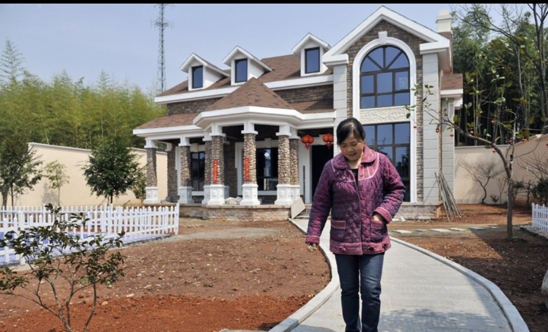 如何看待安徽一村上千人欧洲挣钱回乡盖别墅从而形成“欧元村”？