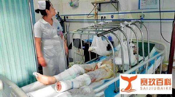 男子带汽油去讨要父亲的设备,点火自焚?曾有人举报大河子黑社会