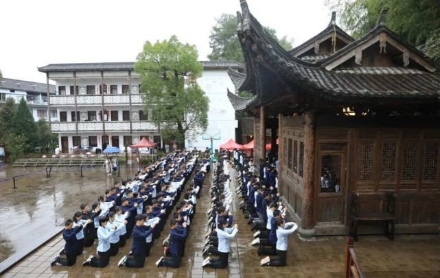 伏维尚飨的读音