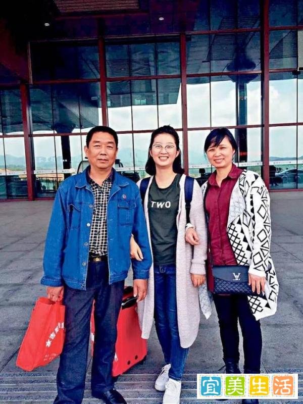 一半是泪水,一半是生活:章莹颖父亲直播带货背后未完成的梦