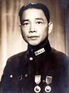 丁默群原型是谁,是不是和旗袍里说的一样？