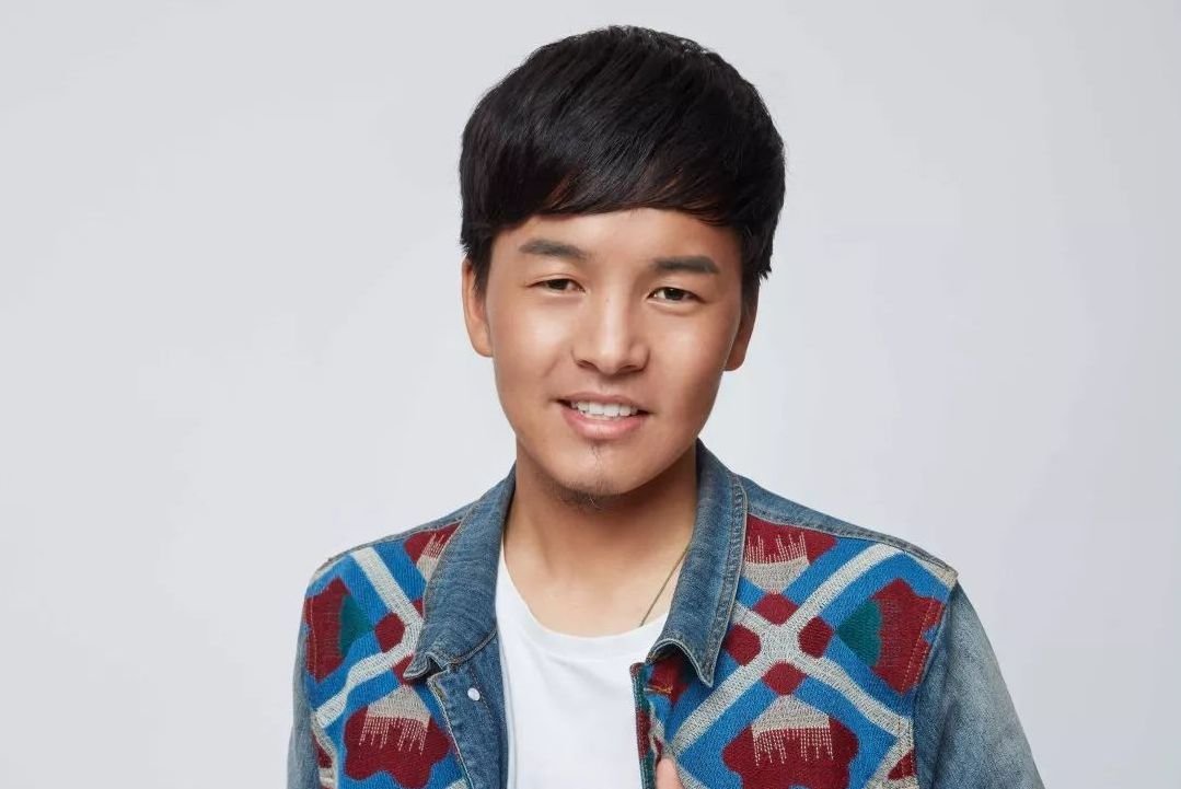 同是《中国好声音》冠军,张碧晨资源大好,而他选择回乡沦为路人,他是谁?