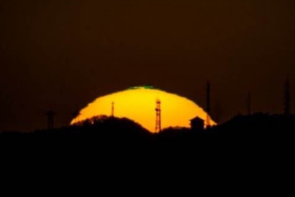 福建平潭出现罕见太阳绿闪,这种现象一般出现在什么时候?
