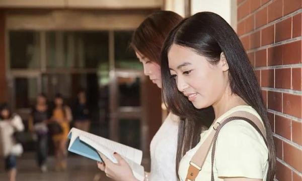 北电邵晴晴被扒“惯三”，介入明星家庭，将学校荣誉踩在脚下