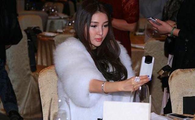 曾经的流量网红,曾经的炫富少女,出狱后近况如何?