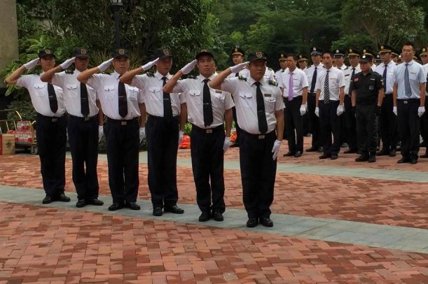 重庆一烧烤店客人离开后被物业悄悄打扫,物业的服务内容有哪些?