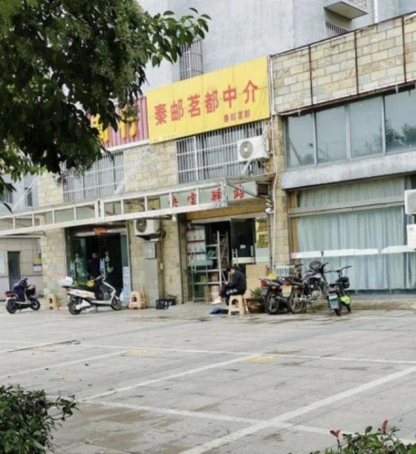 江苏男子开奥迪乱撞，致2死7伤，疑似报复社会，朋友圈戾气太重