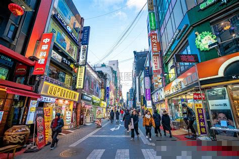 韩国两对夫妇聚餐酒后走错房间的电影