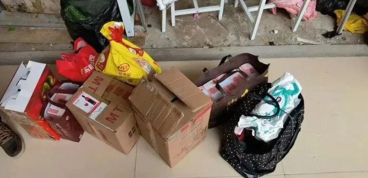 上海警方在一花园地底挖出160万元现金,这背后是一桩怎样的大案?