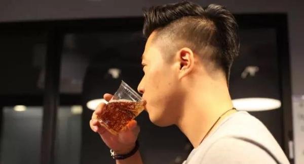 小编冒死亲测美国失身酒FourLoko：没那么邪乎，但也不要贪杯哦