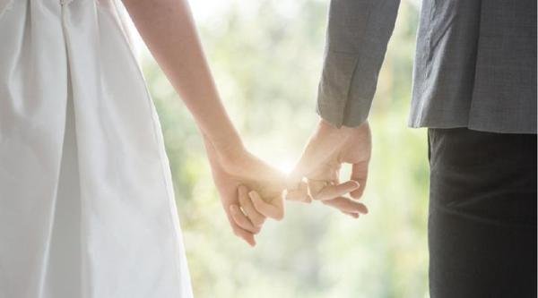 婚恋焦虑蔓延到年轻人了，我们怎么办？