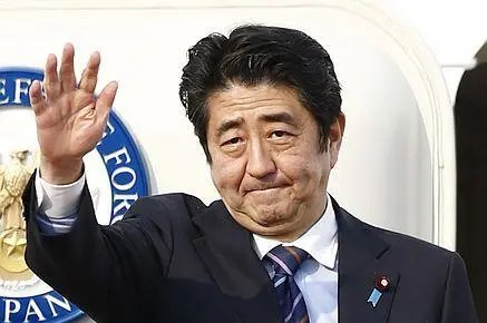 安倍遇袭后,岸田文雄又一危险动作浮出水面,传递出了哪些信号?
