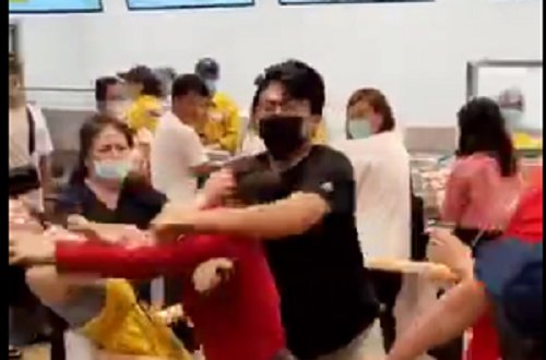 青岛宜家一男两女互殴，宜家为何又发生互殴事件？