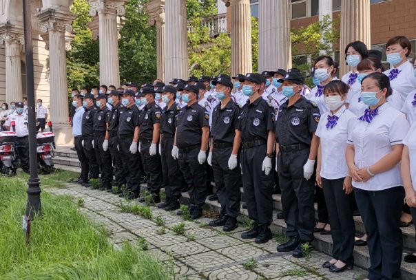重庆一烧烤店客人离开后被物业悄悄打扫，物业的服务内容有哪些？