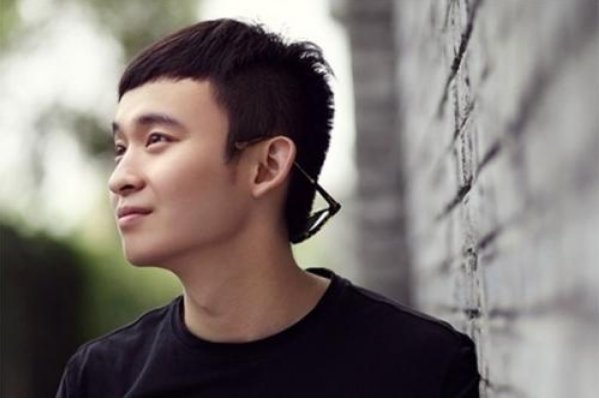 董子健为拍摄《刺杀小说家》瘦40斤，娱乐圈还有哪些公认的敬业演员？