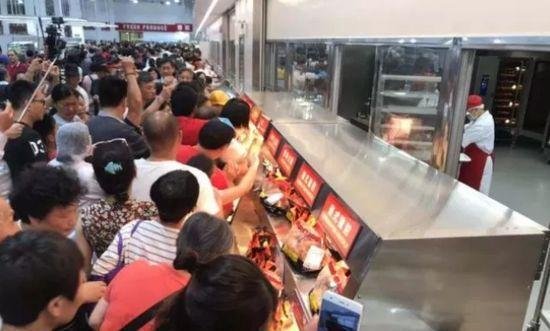 Costco（开市客）为什么被买爆？解读让巴菲特“死都不卖”的经营理念