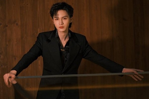 朱正廷：果然图片都是仅供参考，买东西时你会选外包装图好看的吗？