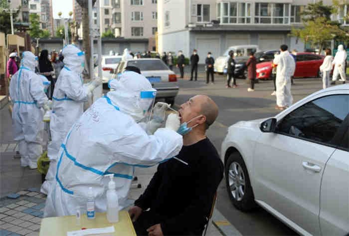 对于市民做肛拭子核酸检测秒变企鹅系谣言,这样的谣言你之前有没有相信过?