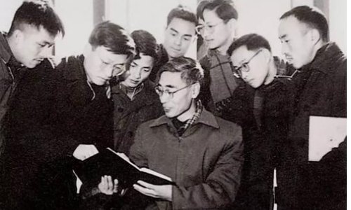 电影《钱学森》上的友来是哪位科学家???谢谢,求助!!!