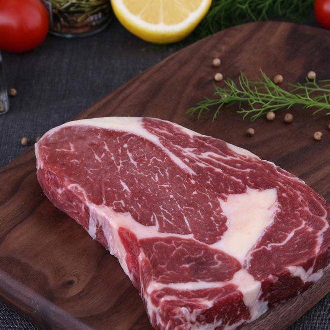 禁止英国30月龄以下剔骨牛肉进口,这是为了防止哪些疾病的流入?