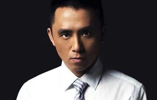百万大V曾鹏宇被封号后，又被扒出经纪人身份，网友：活该