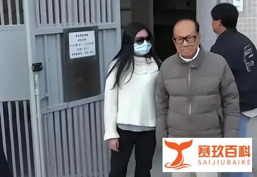 李嘉诚再次抄底内地房企，27岁单身长孙女登场，未来资产千亿