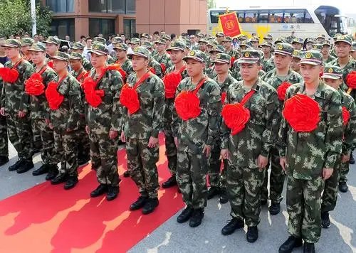 游戏主播放弃百万年薪参军入伍,是什么让他做出如此举动?