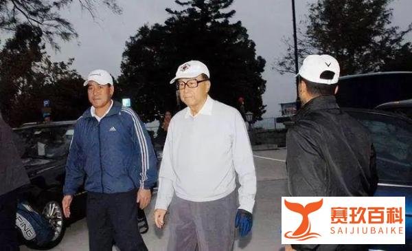 李嘉诚再次抄底内地房企，27岁单身长孙女登场，未来资产千亿