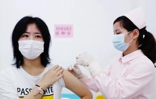 多地对公职人员提接种要求，网友什么看法？