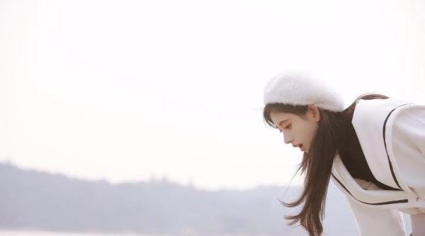 鞠婧祎新剧造型曝光，穿水手服好养眼，日系甜美范扑面而来