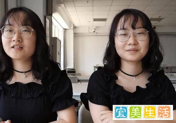 复读女生涨61分坐地大哭,双胞胎姐妹高考查分均超600分,考618分挨个房间报喜