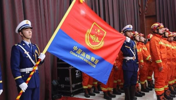 福建漳浦山火被全线扑灭,为何消防员能这么迅速?