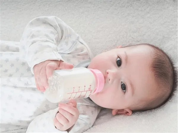 贝亲婴儿奶嘴大小型号分4种,不同月龄的口径规格要选对