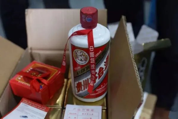 民警吃野味喝茅台不付钱？饭店起诉被驳回！驳回的理由是什么？