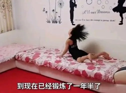 5岁女童1分钟做80个后手翻,女孩的臂力为何这么好?