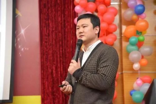 方舟子为什么要怒怼“基因皇后”陈晓宁，称其科研成果在美国很便宜？