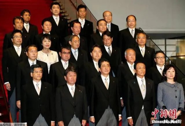 安倍内阁成员全体辞职了，这件事你怎么看，是好事还是坏事呢？