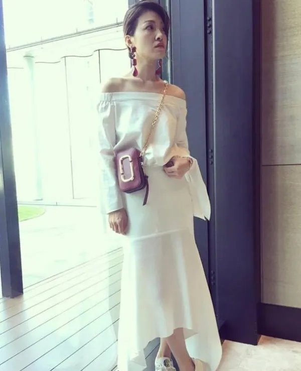 蔡依林的姐姐长什么样子？